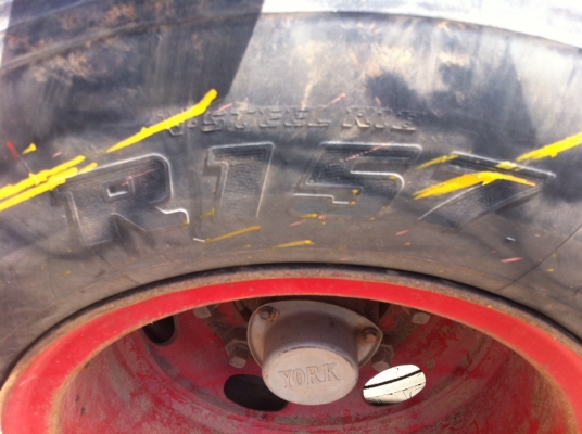 ขายยางบีสโตนR157 /4เส้น/เบอร์ 1100  เส้นละ 7000และยางใน