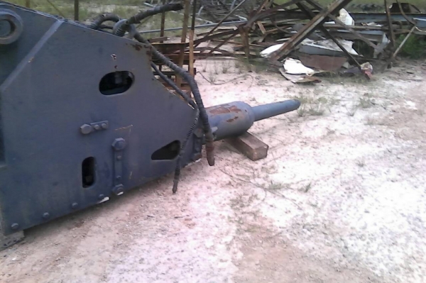 ขายหัวกระแทกขนาดใส่รถขนาด 200 UCHIDA มี 2 หัว ราคาหัวละ 70000