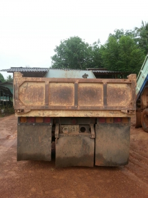 ขายรถบรรทุก 6 ล้อดัมพ์ ISUZU ROCKY 175 แรงม้า ราคา 550000