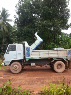 ขายรถบรรทุก 6 ล้อดัมพ์ ISUZU ROCKY 175 แรงม้า ราคา 550000