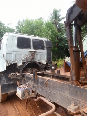 ขายรถบรรทุก 6 ล้อดัมพ์ ISUZU ROCKY 175 แรงม้า ราคา 550000