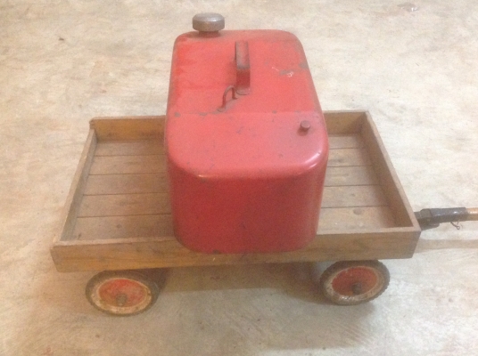 ขายถังน้ำมันงานเก่า Vintage Petrol Can สภาพสวยๆ ไม่ผุไม่รั่ว