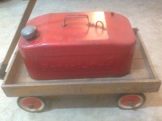 ขายถังน้ำมันงานเก่า Vintage Petrol Can สภาพสวยๆ ไม่ผุไม่รั่ว