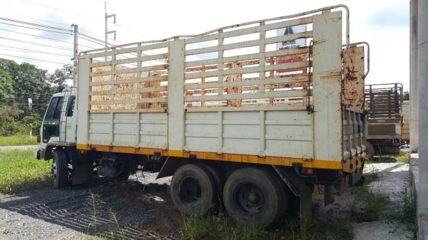 ขาย 10 ล้อล่อง เพลาเดียว ISUZU JCM เปลี่ยนช่วงล่างใหญ่ เครื่อง HO7C 180 แรงม้า เกียร์ HO เบรคทิฟฟี่ พวงมาลัยพาวเวอร์ คัสซีสวย ทะเบียนพร้อมโอนครับ ขาย 10 ล้อล่อง เพลาเดียว ISUZU JCM เปลี่ยนช่วงล่างใหญ่ เครื่อง HO7C 180 แรงม้า เกียร์ HO เบรคทิฟฟี่ พวงมาลัยพาวเวอร์ คัสซีสวย ทะเบียนพร้อมโอนครับ