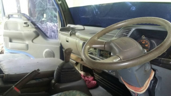 รถอีซูซู 6 ล้อดั้ม NPR 130 แรงม้า. ปี 51    สนใจติดต่อ  081 - 6079515