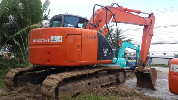 ขายรถนอกเก่าญี่ปุ่น hitachi zx 135usรถสวยราคาถูก สนใจโทร 092-3309229 อี๊ด