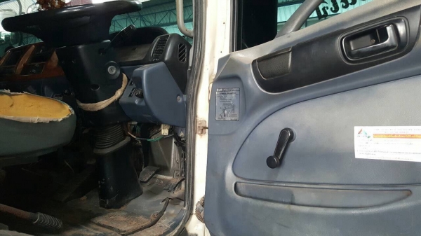 ขายหัวลาก MEGA 320 ปี 48 ติดแก๊ส NGV 8 ถัง จากโรงงาน 2 คานหน้า เครื่องเดิม เกียร์เดิม แอร์เย็นฉ่ำ ทะเบียนพร้อมโอนครับ