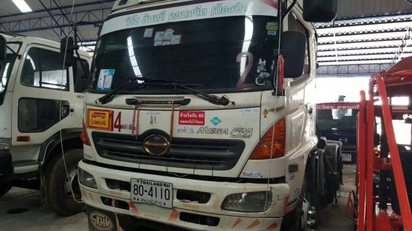 ขายหัวลาก MEGA 320 ปี 48 ติดแก๊ส NGV 8 ถัง จากโรงงาน 2 คานหน้า เครื่องเดิม เกียร์เดิม แอร์เย็นฉ่ำ ทะเบียนพร้อมโอนครับ
