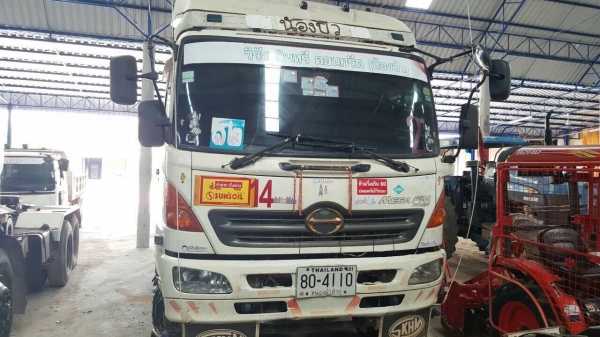 ขายหัวลาก MEGA 320 ปี 48 ติดแก๊ส NGV 8 ถัง จากโรงงาน 2 คานหน้า เครื่องเดิม เกียร์เดิม แอร์เย็นฉ่ำ ทะเบียนพร้อมโอนครับ