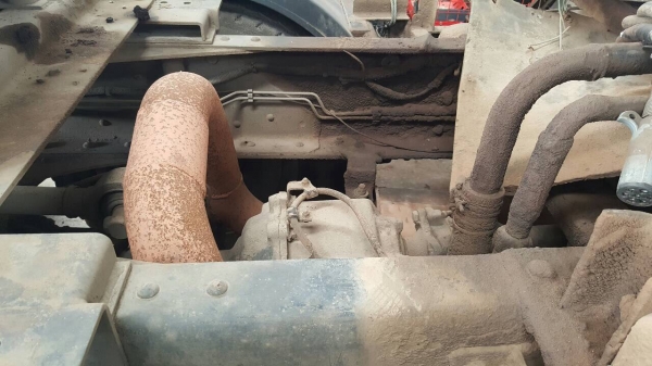 ขายหัวลาก MEGA 320 ปี 48 ติดแก๊ส NGV 8 ถัง จากโรงงาน 2 คานหน้า เครื่องเดิม เกียร์เดิม แอร์เย็นฉ่ำ ทะเบียนพร้อมโอนครับ