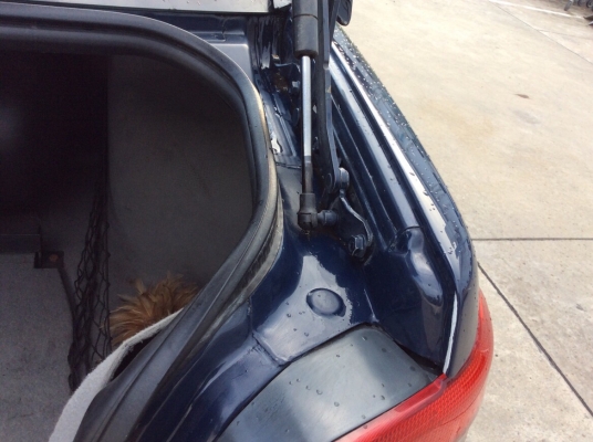 ขายรถ Volvo S40 ปี97 เครื่อง 2.0 เกียร์ธรรมดา ติดแก๊สLPGระบบหัวฉีด ใช้ได้2ระบบ ภายในสวยเดิมเบาะหนังแท้ ไฟฟ้าทั้งคัน แอร์เย็น ลายไม้ ไมล์ใช้ได้หมด ตัวถังสีเงาไม่มีชนเดิมทั้งคัน แม็กเดิมยางดี รถขับดีเลยครับ ประหยัดมาก พร้อมใช้งานครับ