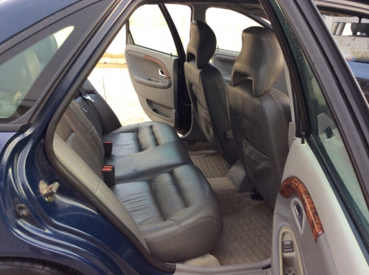 ขายรถ Volvo S40 ปี97 เครื่อง 2.0 เกียร์ธรรมดา ติดแก๊สLPGระบบหัวฉีด ใช้ได้2ระบบ ภายในสวยเดิมเบาะหนังแท้ ไฟฟ้าทั้งคัน แอร์เย็น ลายไม้ ไมล์ใช้ได้หมด ตัวถังสีเงาไม่มีชนเดิมทั้งคัน แม็กเดิมยางดี รถขับดีเลยครับ ประหยัดมาก พร้อมใช้งานครับ