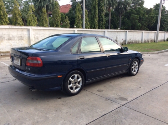 ขายรถ Volvo S40 ปี97 เครื่อง 2.0 เกียร์ธรรมดา ติดแก๊สLPGระบบหัวฉีด ใช้ได้2ระบบ ภายในสวยเดิมเบาะหนังแท้ ไฟฟ้าทั้งคัน แอร์เย็น ลายไม้ ไมล์ใช้ได้หมด ตัวถังสีเงาไม่มีชนเดิมทั้งคัน แม็กเดิมยางดี รถขับดีเลยครับ ประหยัดมาก พร้อมใช้งานครับ