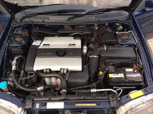 ขายรถ Volvo S40 ปี97 เครื่อง 2.0 เกียร์ธรรมดา ติดแก๊สLPGระบบหัวฉีด ใช้ได้2ระบบ ภายในสวยเดิมเบาะหนังแท้ ไฟฟ้าทั้งคัน แอร์เย็น ลายไม้ ไมล์ใช้ได้หมด ตัวถังสีเงาไม่มีชนเดิมทั้งคัน แม็กเดิมยางดี รถขับดีเลยครับ ประหยัดมาก พร้อมใช้งานครับ