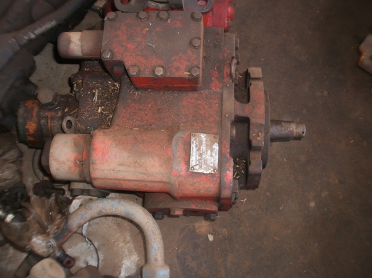 ขายปั้มไฮโดรลิค ปั้มแฝดและปั้มเดี่ยว ตัวเดินรถแม็คโคร ปั้มรถแม็คโคร สนใจติดต่อ 061-3253759 , 087-2267088