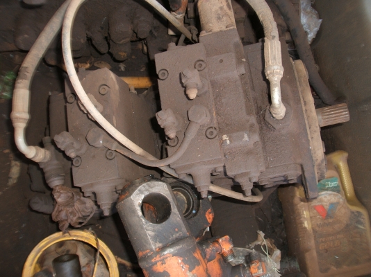 ขายปั้มไฮโดรลิค ปั้มแฝดและปั้มเดี่ยว ตัวเดินรถแม็คโคร ปั้มรถแม็คโคร สนใจติดต่อ 061-3253759 , 087-2267088