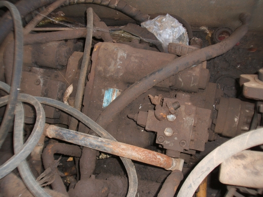 ขายปั้มไฮโดรลิค ปั้มแฝดและปั้มเดี่ยว ตัวเดินรถแม็คโคร ปั้มรถแม็คโคร สนใจติดต่อ 061-3253759 , 087-2267088