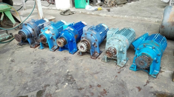** 4 ตัวสุดท้าย ** มอเตอร์เกียร์ Sumitomo Cyclo Drive 1 HP. 380 V. ทด 1:87 ความเร็วรอบ 17 RPM. มี 6 ตัว สภาพสวย พร้อมใช้..