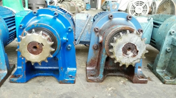 ** 4 ตัวสุดท้าย ** มอเตอร์เกียร์ Sumitomo Cyclo Drive 1 HP. 380 V. ทด 1:87 ความเร็วรอบ 17 RPM. มี 6 ตัว สภาพสวย พร้อมใช้..