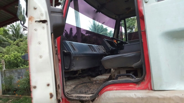 รถอีซูซุ 10 ล้อดั้ม FVZ  175 แรงม้า. ปี 42     สนใจติดต่อ  081 - 6079515