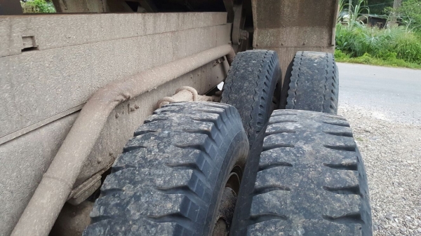 รถอีซูซุ 10 ล้อดั้ม FVZ  175 แรงม้า. ปี 42     สนใจติดต่อ  081 - 6079515