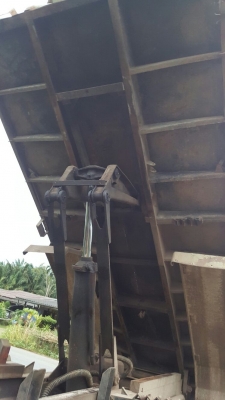 รถอีซูซุ 10 ล้อดั้ม FVZ  175 แรงม้า. ปี 42     สนใจติดต่อ  081 - 6079515