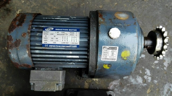 Sale>> มอเตอร์เกียร์ CPG 1 HP. 380V. อัตราทด 1:90 วิ่งเงียบ มี 2 ตัว 089-2499-123 (Line)