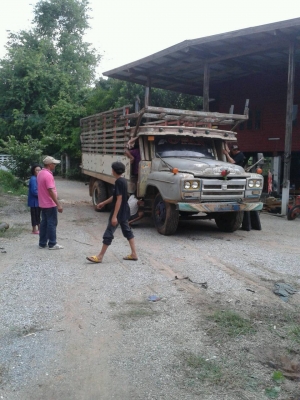 (ปิดการขายแล้วครับขอบคุณเสี่ยใจดีจากขอนแก่นครับมาไม่ต่อซักคำ)ขายรถหกล้อ หัวยาว เครื่องEH100 เกียร์กลาง ช่วงล่างใหญ่มวกเจ็ก เล่มทะเบียนพร้อม