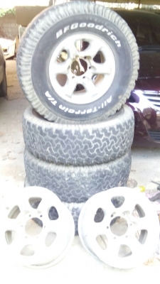 ขายด่วนล้อพร้อมยางขอบ15ยาง31 สภาพดี