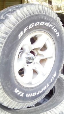 ขายด่วนล้อพร้อมยางขอบ15ยาง31 สภาพดี