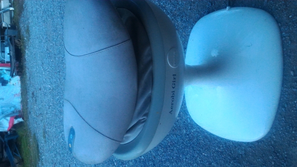 ม้าโยกไฟฟ้าแบบของผู้หญิง Aerobi Girl ช่วยให้ร่างกายได้เคลื่อนไหวออกกำลังเหมือนขี่ม้า จากญี่ปุ่น โครงสร้างเหล็กแข็งแรงด้านใน ด้านนอกเป็นพลาสติกสีครีม