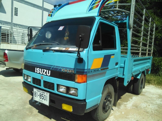 หกล้อ อีซูซุ NKR 88ปี35 ไม่ดั้ม เกียร๋สั่น สภาพดีเดิมสวยกริบ (กะบะเหล็กเหมาะไปต่อดั้มได้เลย) ทะเบียนพร้อมโอน