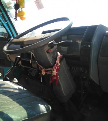 หกล้อ อีซูซุ NKR 88ปี35 ไม่ดั้ม เกียร๋สั่น สภาพดีเดิมสวยกริบ (กะบะเหล็กเหมาะไปต่อดั้มได้เลย) ทะเบียนพร้อมโอน