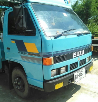 หกล้อ อีซูซุ NKR 88ปี35 ไม่ดั้ม เกียร๋สั่น สภาพดีเดิมสวยกริบ (กะบะเหล็กเหมาะไปต่อดั้มได้เลย) ทะเบียนพร้อมโอน