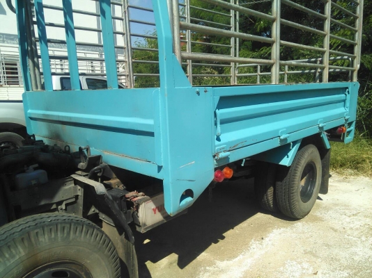 หกล้อ อีซูซุ NKR 88ปี35 ไม่ดั้ม เกียร๋สั่น สภาพดีเดิมสวยกริบ (กะบะเหล็กเหมาะไปต่อดั้มได้เลย) ทะเบียนพร้อมโอน