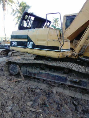 ขายรถแบคโฮ CAT 320 V2 เอกสารเล่มทะเบียน ระบบไฟเต็ม ราคา 950000