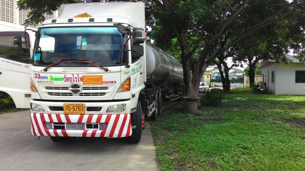 รถบรรทุกน้ำมัน