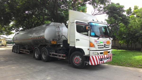 รถบรรทุกน้ำมัน