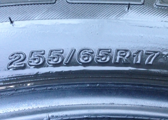 ยาง Brigdestone 255 65 17 สิ้นปี11 ดอกเยอะ