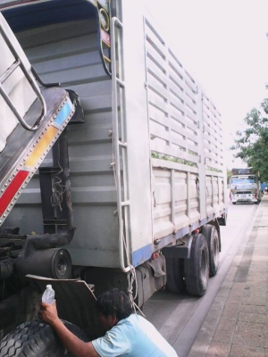 ขาย10ล้อหลงFUSO195 1เพลาร่อง เชชซีสวยเครื่องดี วิ่งงานทุกวัน กระบะเหล็กสภาพพร้อมใช้งาน เอกสารเลมทะเบียนพร้อมโอน