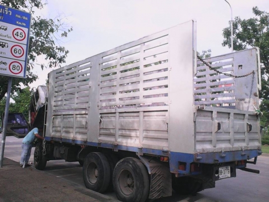 ขาย10ล้อหลงFUSO195 1เพลาร่อง เชชซีสวยเครื่องดี วิ่งงานทุกวัน กระบะเหล็กสภาพพร้อมใช้งาน เอกสารเลมทะเบียนพร้อมโอน