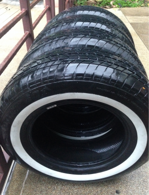 ยาง Dunlop ขอบขาว 225 70 15 ปลายปี13 ดอกเต็ม