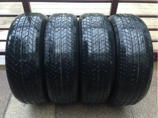 ยาง Dunlop ขอบขาว 225 70 15 ปลายปี13 ดอกเต็ม