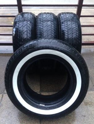 ยาง Dunlop ขอบขาว 225 70 15 ปลายปี13 ดอกเต็ม