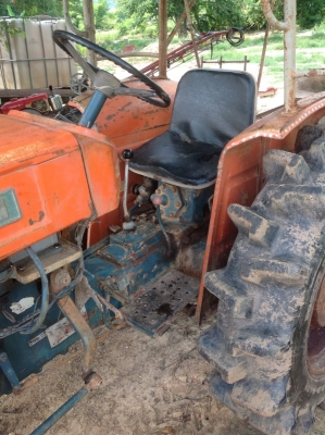 รถแทรกเตอร์คูโบต้า L240 เครื่องดีใช้งานได้เลย รถแทรกเตอร์คูโบต้า L240 เครื่องดีใช้งานได้เลย