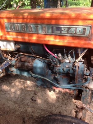 รถแทรกเตอร์คูโบต้า L240 เครื่องดีใช้งานได้เลย รถแทรกเตอร์คูโบต้า L240 เครื่องดีใช้งานได้เลย