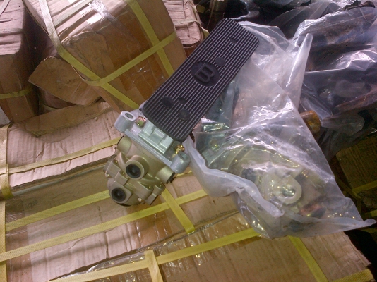 ขายชุดแปลงทิฟฟี่ราคาประหยัด ของใหม่ 8900 บาท หม้อลมเบรค2ลูก+ตีนเหยีบทิฟฟี่+ตัวดักนำ้+หม้อพักลม1ลูก