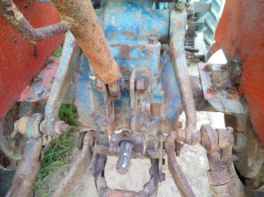 l2202 สองเพลา4x4 4WD แถมผานขุดมันใหม่  พร้อมใช้ครับราคาเบาๆ เข้าร่องอ้อยรองมัน ไถนา เข้าสวนครับ