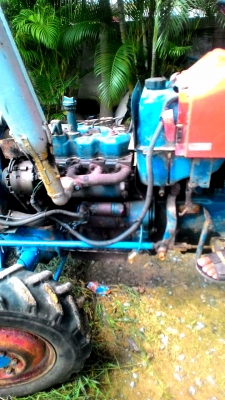 l2202 สองเพลา4x4 4WD แถมผานขุดมันใหม่  พร้อมใช้ครับราคาเบาๆ เข้าร่องอ้อยรองมัน ไถนา เข้าสวนครับ