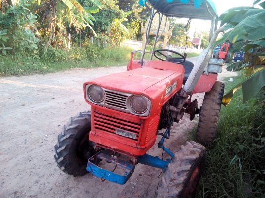 l2202 สองเพลา4x4 4WD แถมผานขุดมันใหม่  พร้อมใช้ครับราคาเบาๆ เข้าร่องอ้อยรองมัน ไถนา เข้าสวนครับ